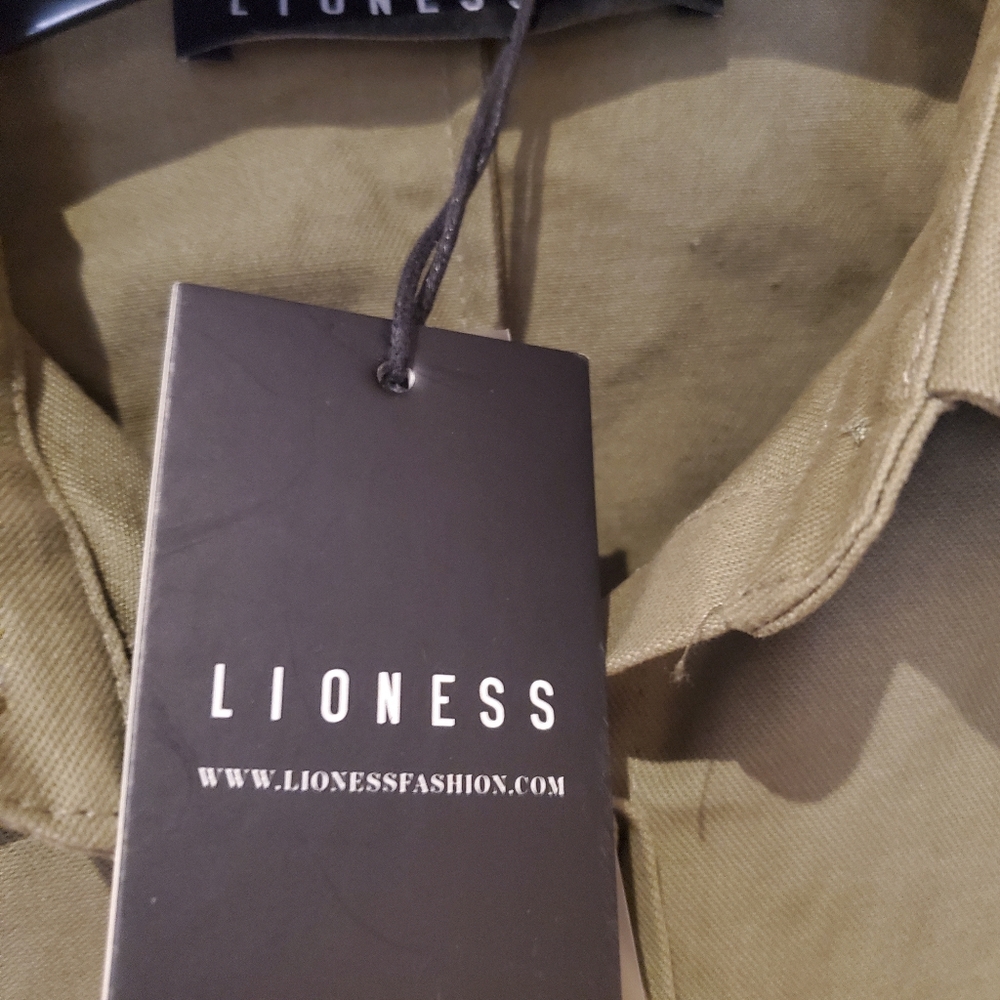 Brand new with tag BUTTON-DOWN SHIRT DRESS IN DARK GREEN - Picture 2 of 4